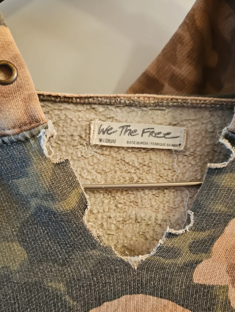 Free People We The Free “It’s A Vibe” Hoodie, M, Camoflauge, Floral, Oversized - Picture 4 of 10